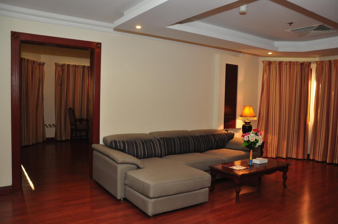 Bahrain Carlton Hotel Manama Exterior photo