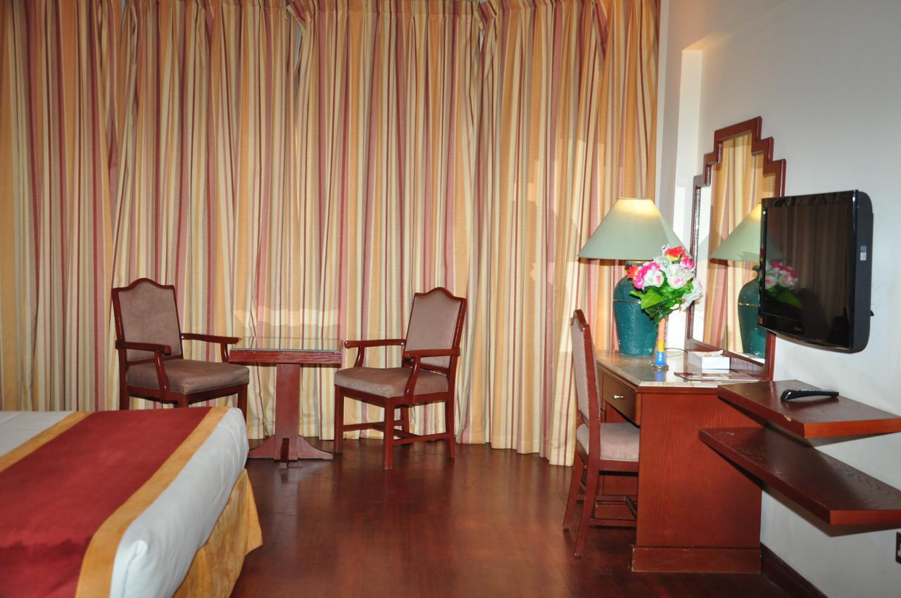 Bahrain Carlton Hotel Manama Exterior photo